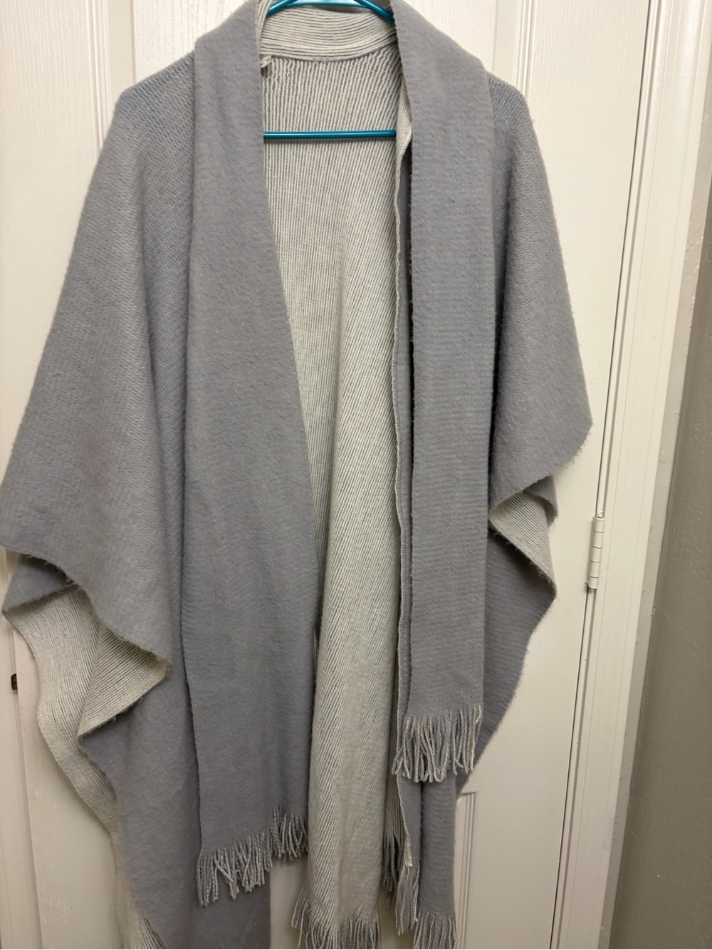 Cadaz Light Gray Open-Front Knit Shawl with Fringe